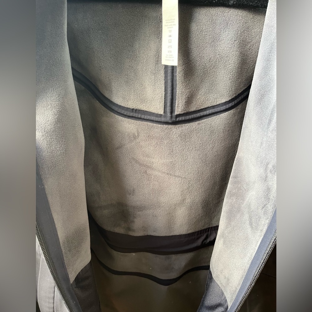 Lululemon Athletica RepelShell Rain Jacket - Picture 10 of 12